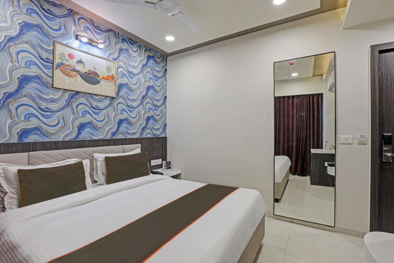 Hotel Collection O Alpha One à Ahmedabad Extérieur photo