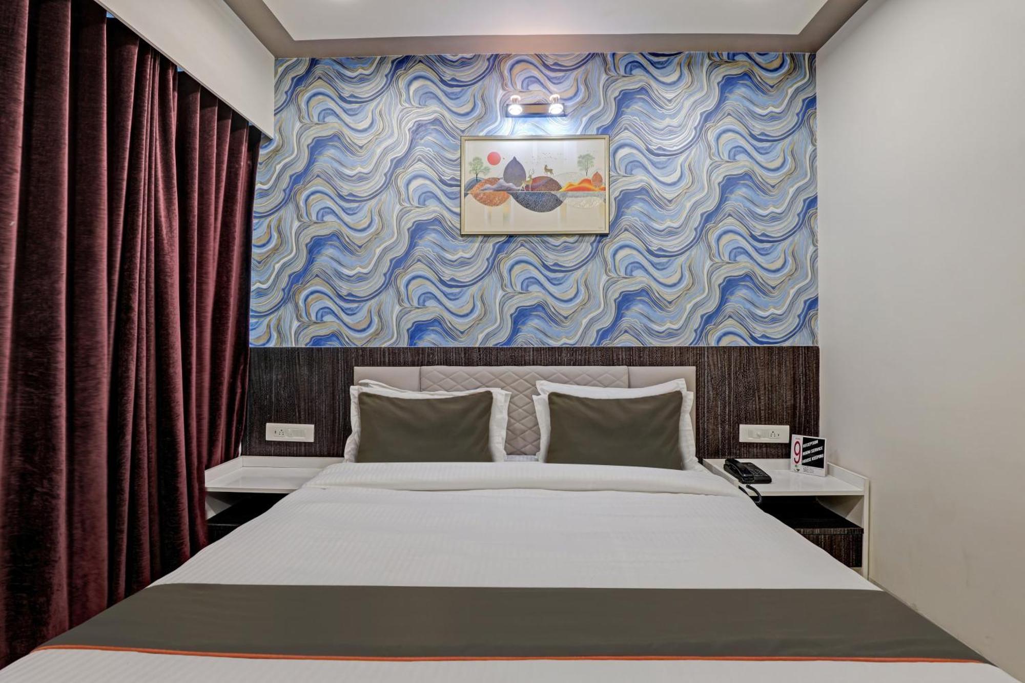 Hotel Collection O Alpha One à Ahmedabad Extérieur photo
